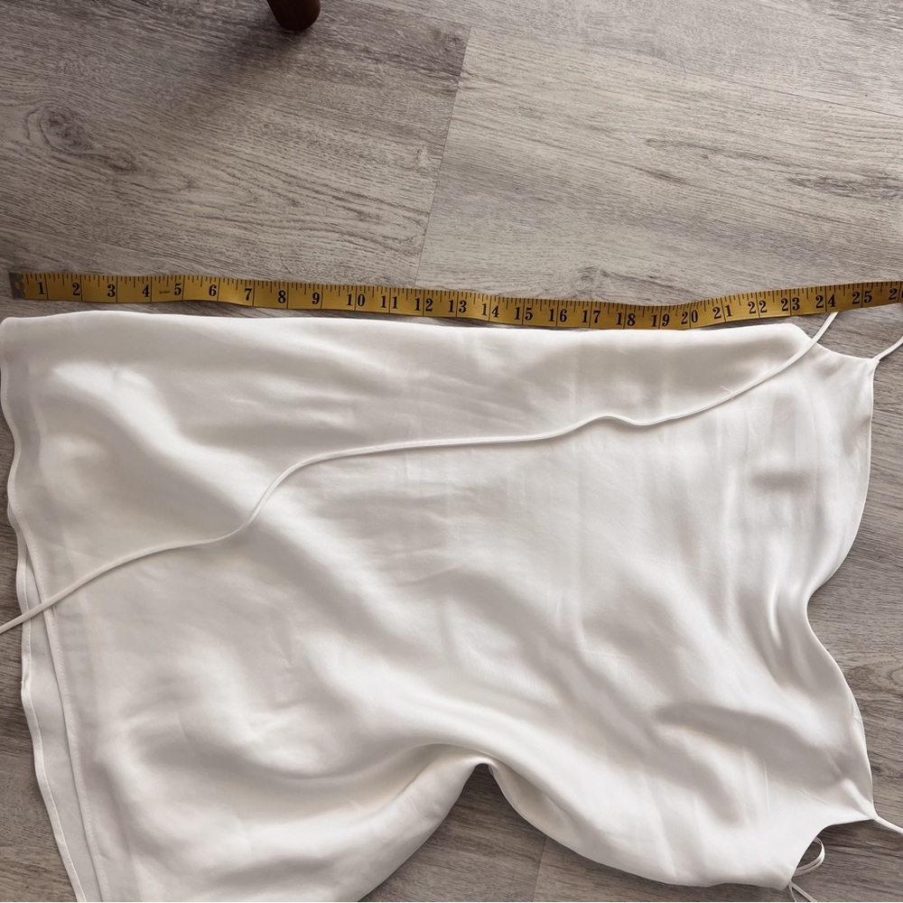 NWT CREAM WHITE SILKY BACKLESS DRESS - Picture 6 of 8